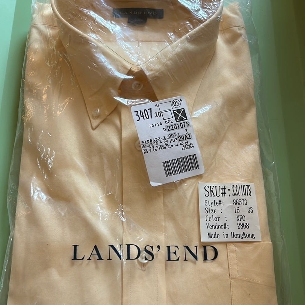 Lands' End Men’s buttery yellow color Dress Shirt new size 16
